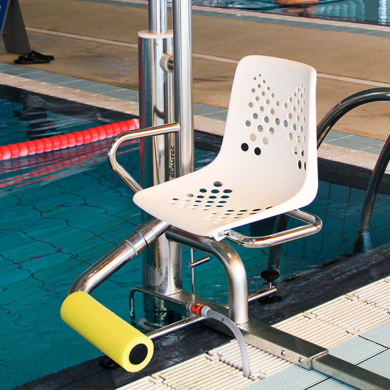 Accessibilidad en piscinas colectivas con Access B1 - versi&oacute;n silla blanca